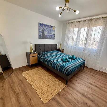 2 Bedrooms, Tram, Secure شقة *