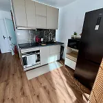 2 Bedrooms, Tram, Secure