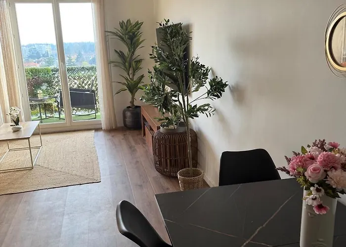公寓 2 Bedrooms, Tram, Secure 布龙